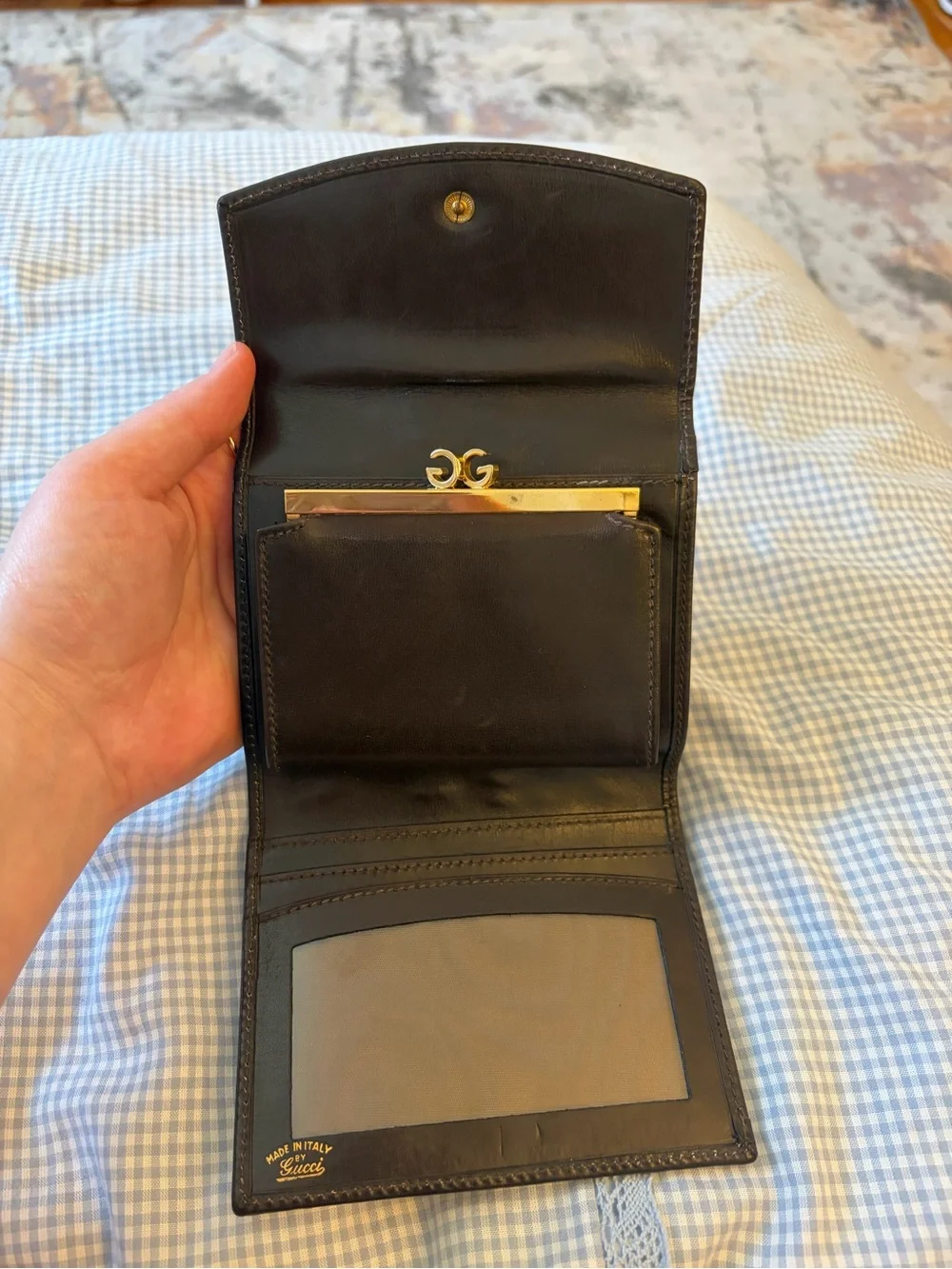 Authentic Vintage Gucci Brown Leather Men’s Wallet with Green & Red Sherry Line